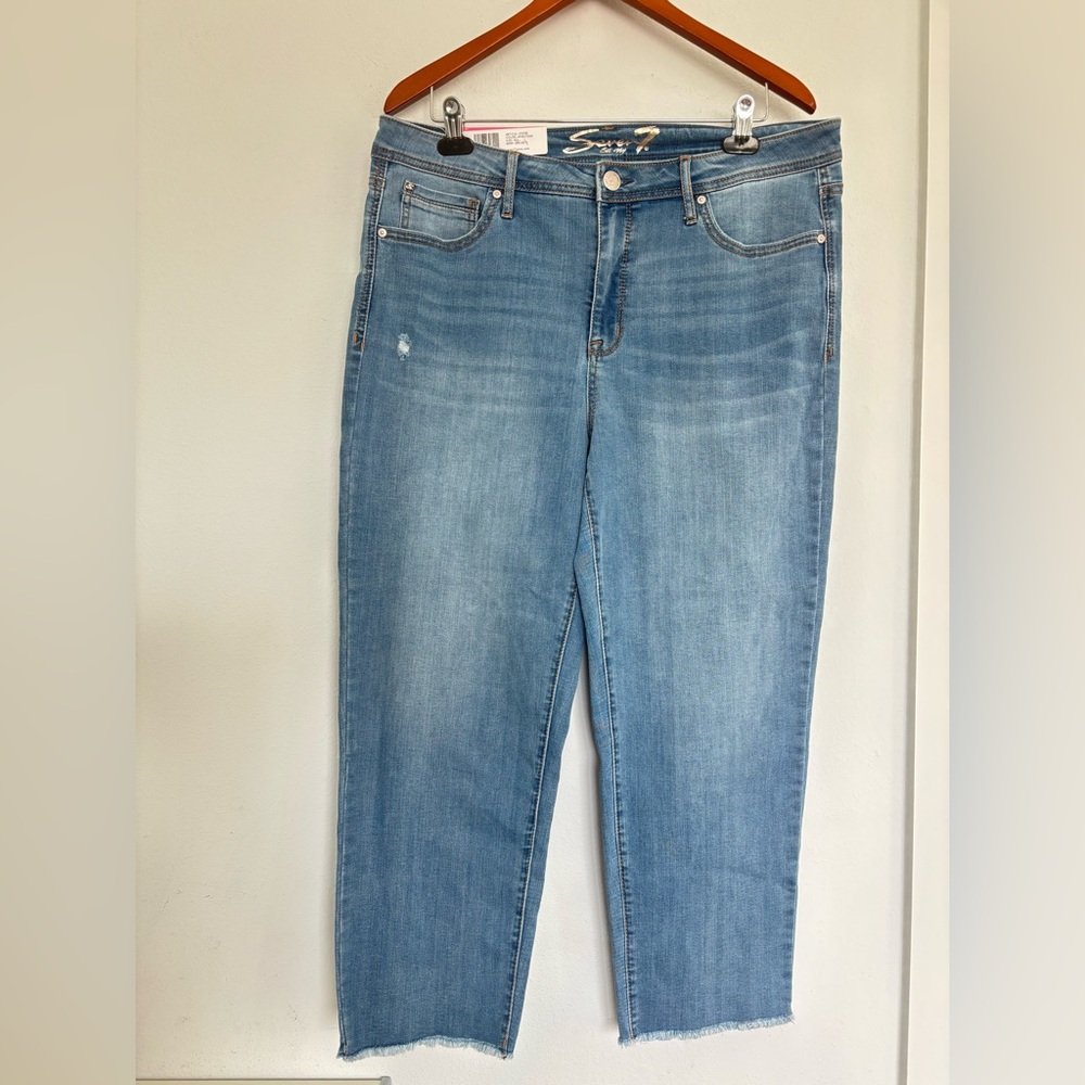 SEVEN7 MEDIUM WASH CROPPED MADISON STRAIGHT JEANS  SZ 14
